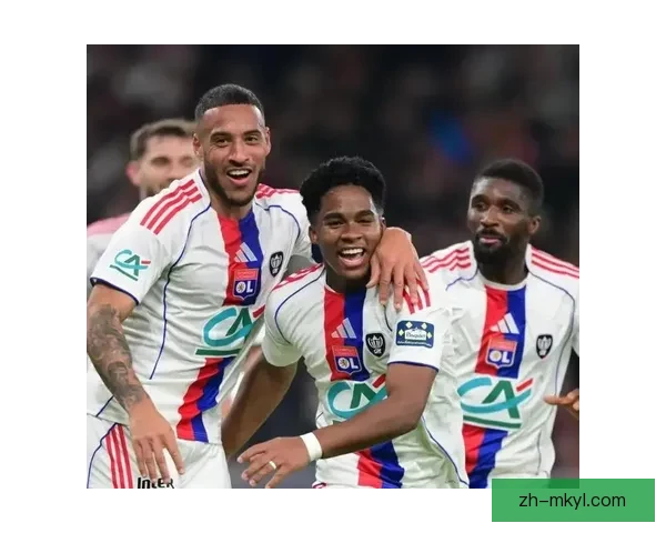 恩德里克携七人保障团队赴里昂