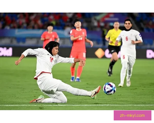 伊朗女足回应拒唱国歌:担忧民众盼祖国复兴 伊朗女足回应拒唱国歌:担忧民众盼祖国复兴